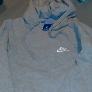 Mens large slim fit nike hoodie.Clean no damage.